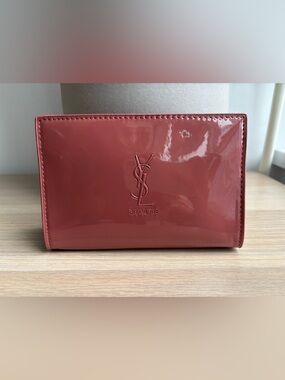 YVES SAINT LAURENT | YSL Beauté Patent Bag in Terracotta